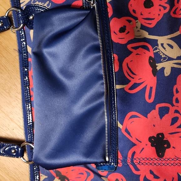 Coach 13 X 15" Floral Poppy Purse Bag - Picture 13 of 16